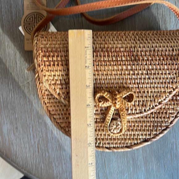 NWT Flap Over Saddle Woven Bag - Picture 6 of 8